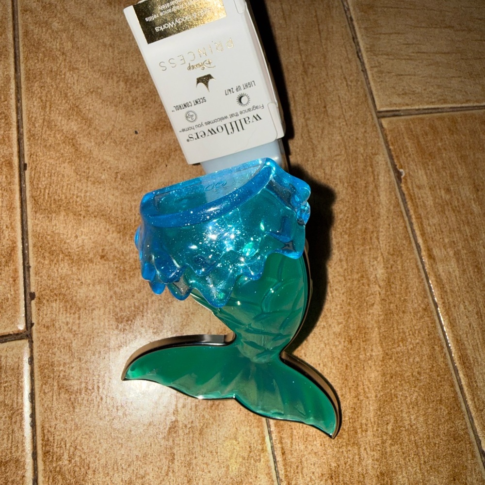 Bath & Body Works Disney Ariel  Wallflower Plug